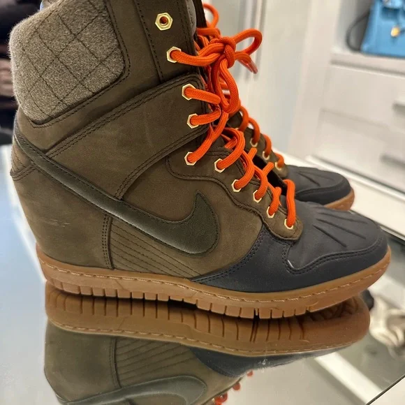 Nike Women's Lace-Up Boots in Olive and Orange - Picture 7 of 10